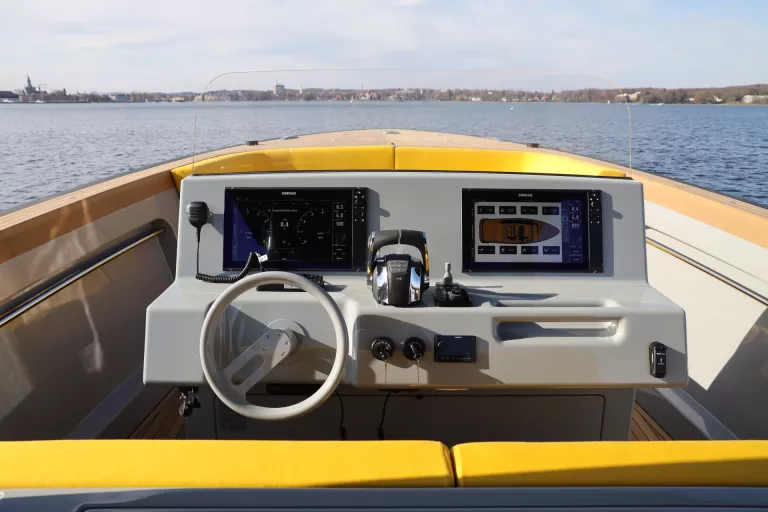 Tender 11 Steuerstand